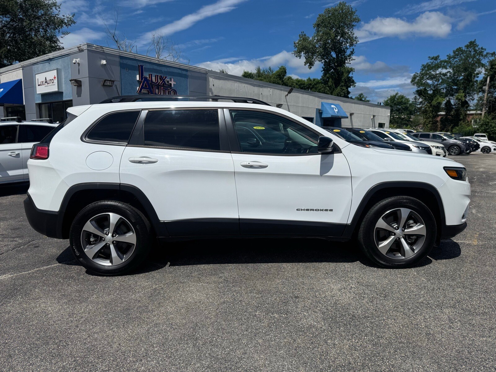 2022 Jeep Cherokee Limited photo 2