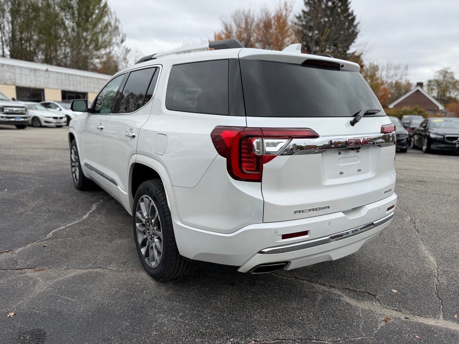2023 Gmc Acadia Denali photo 3