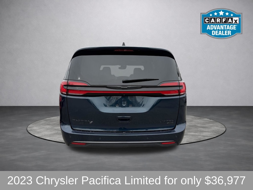 Used 2023 Chrysler Pacifica Limited Minivan/Van