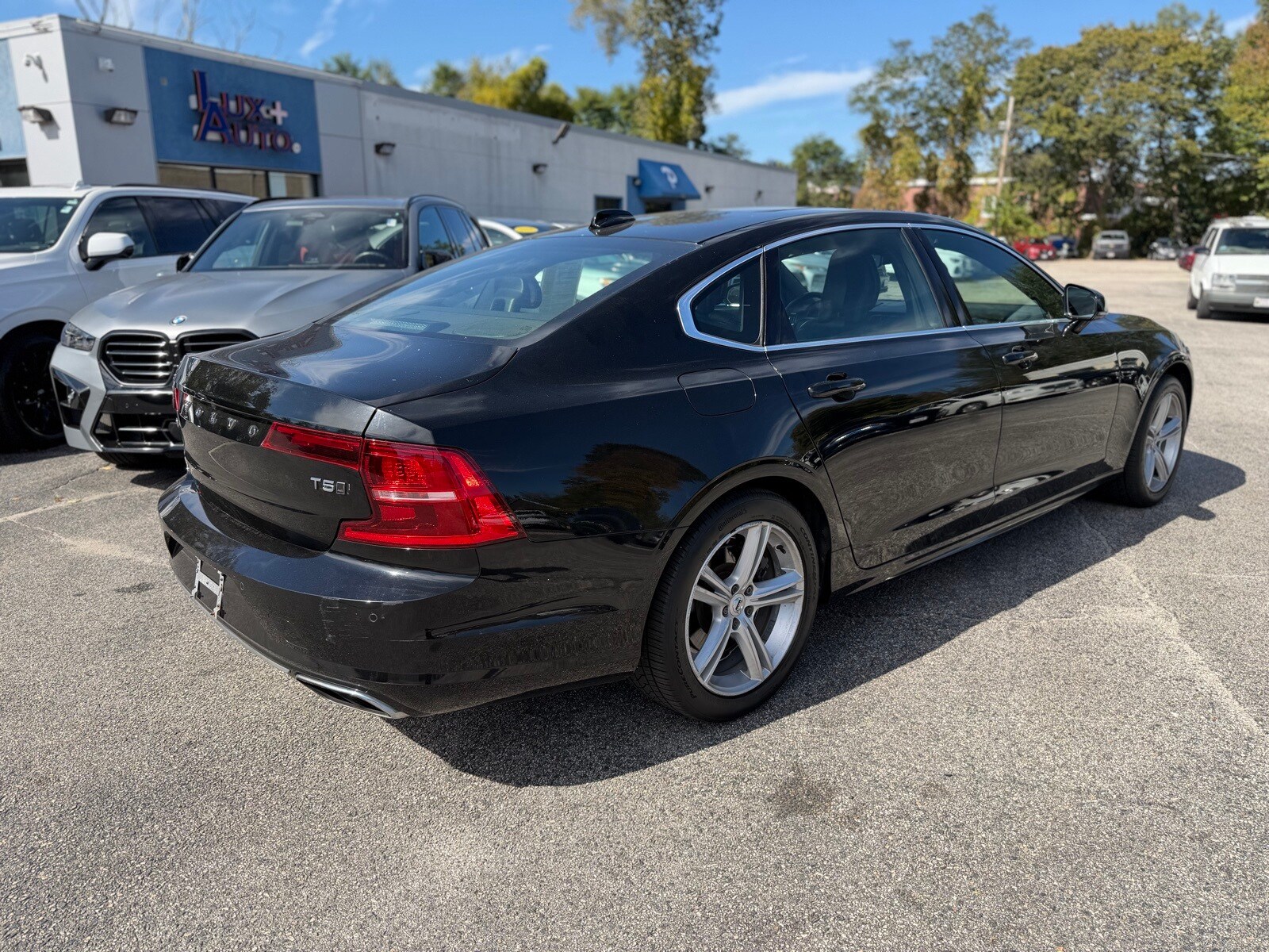2019 Volvo S90 T5 Momentum photo 3