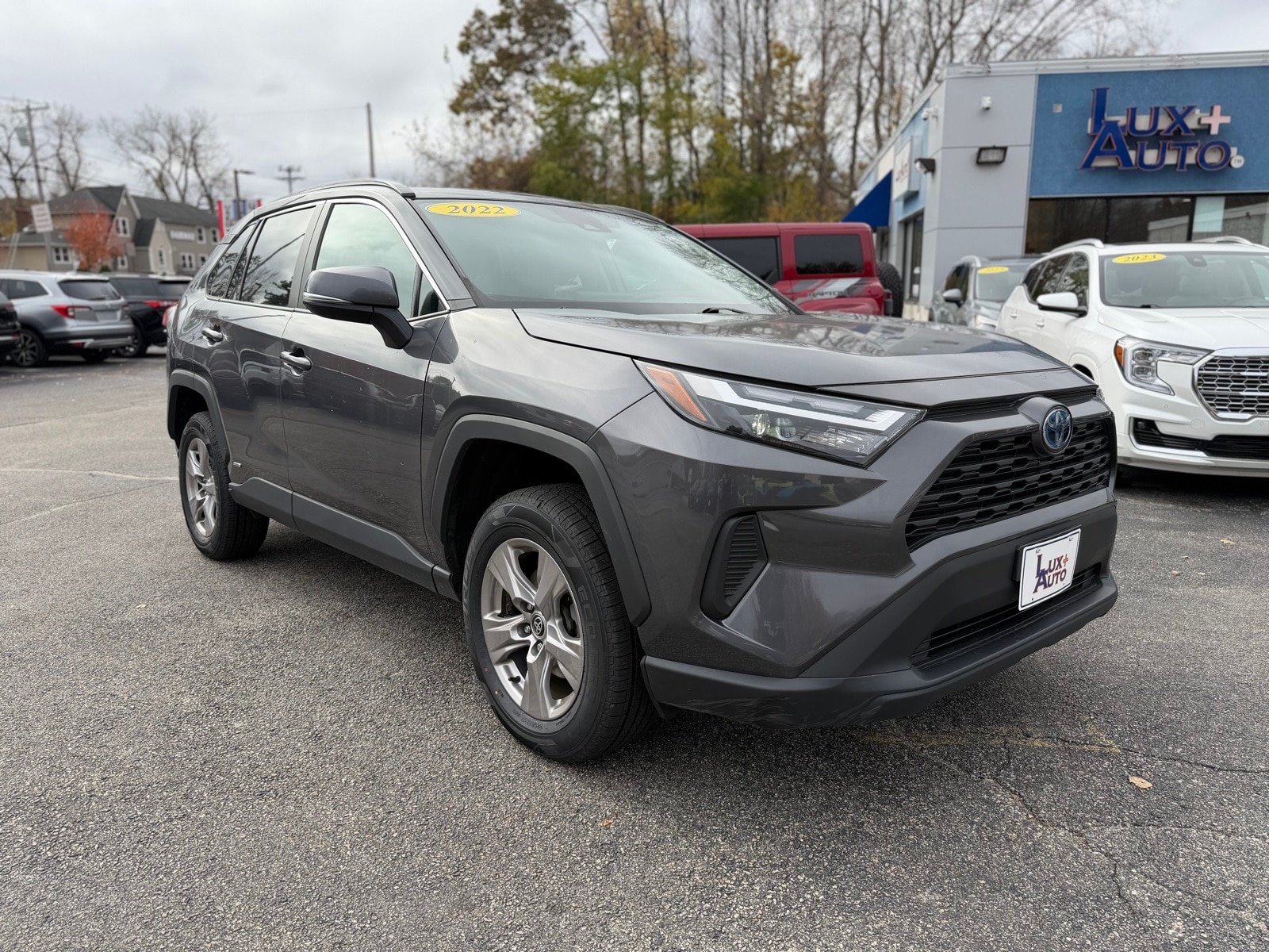 2022 Toyota RAV4 XLE's photo