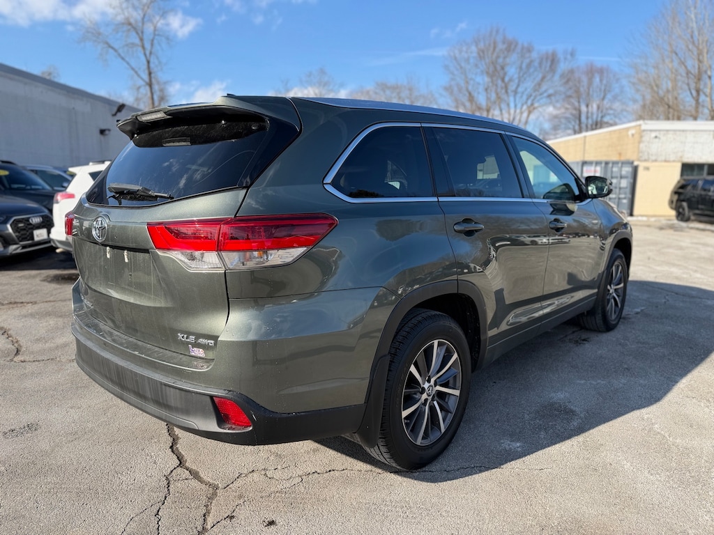 Used 2017 Toyota Highlander XLE SUV