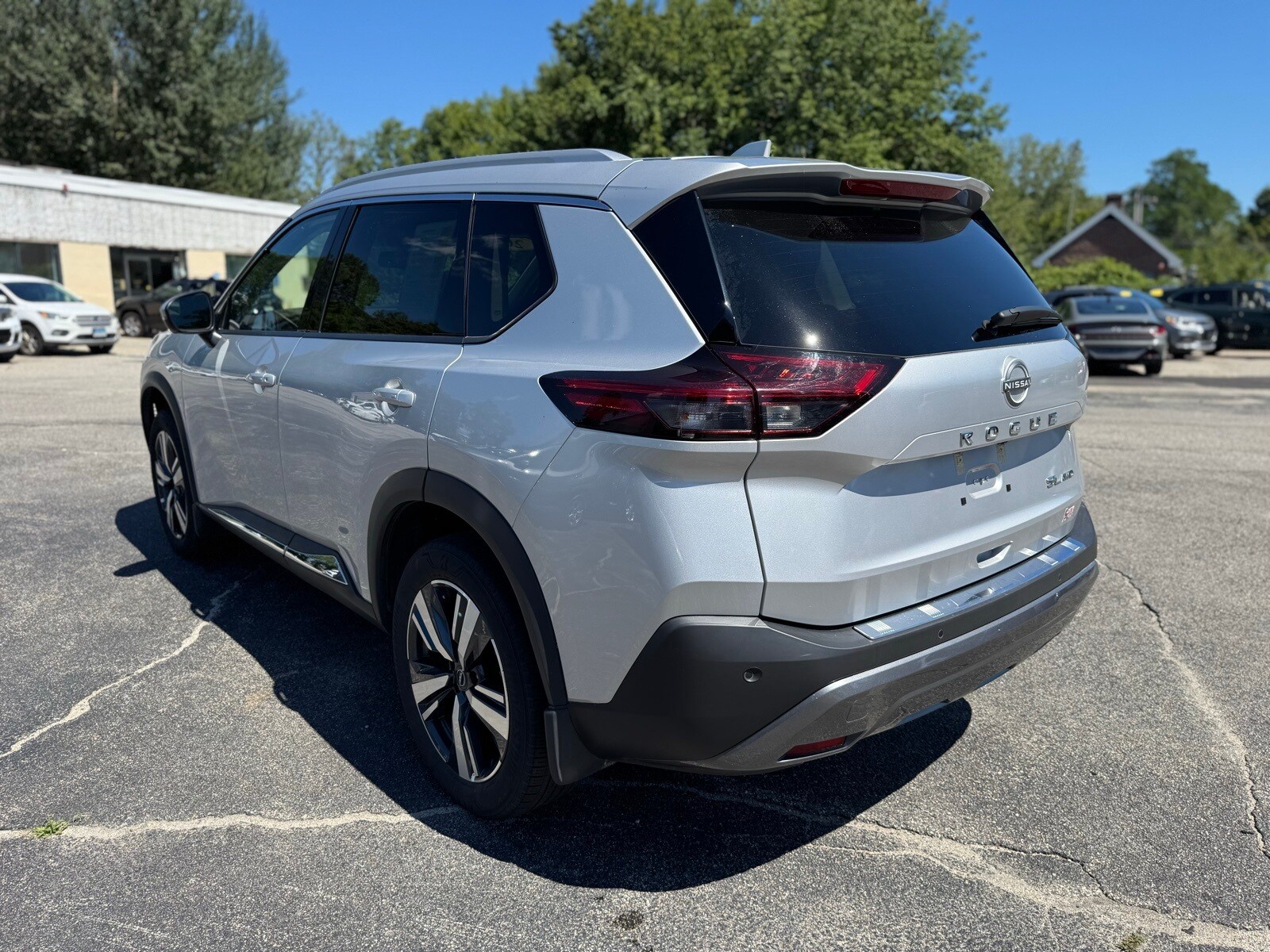 2022 Nissan Rogue SL photo 3