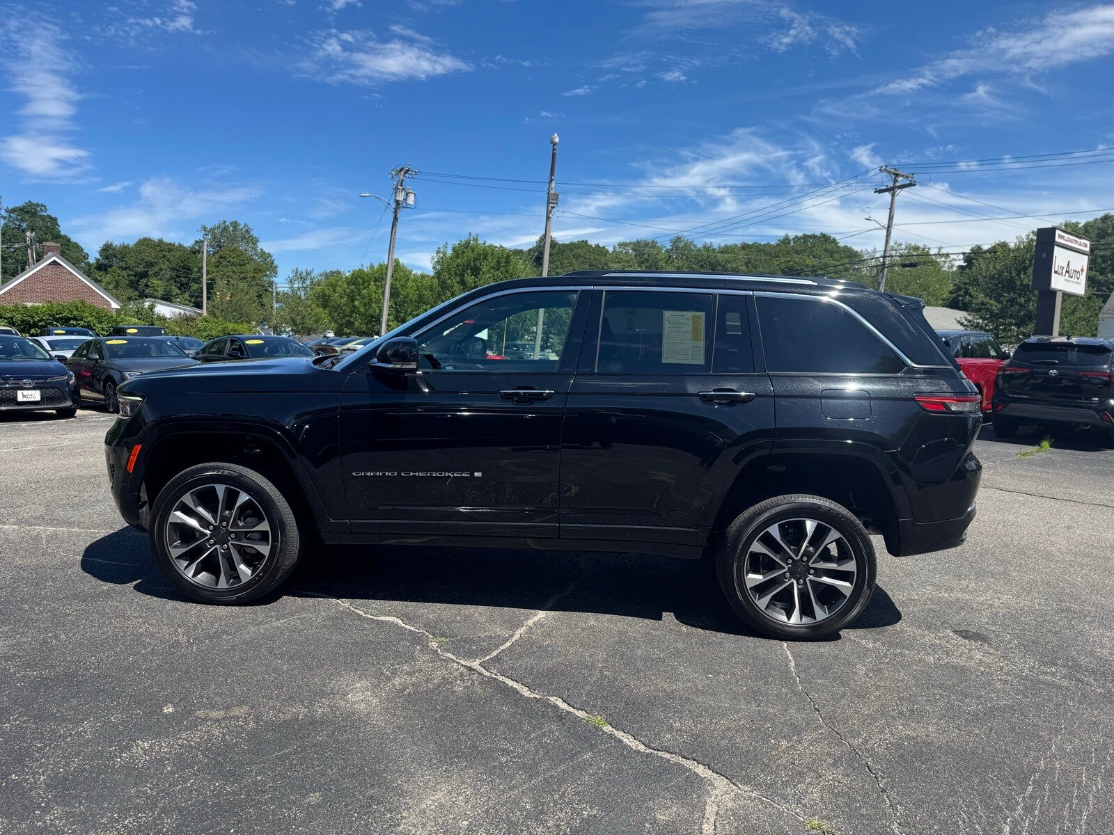 2022 Jeep Grand Cherokee Overland photo 3