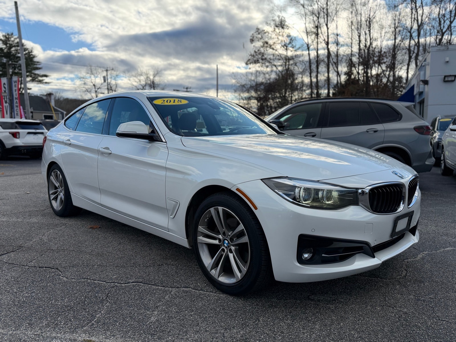 2018 BMW 3 Series 330i's photo