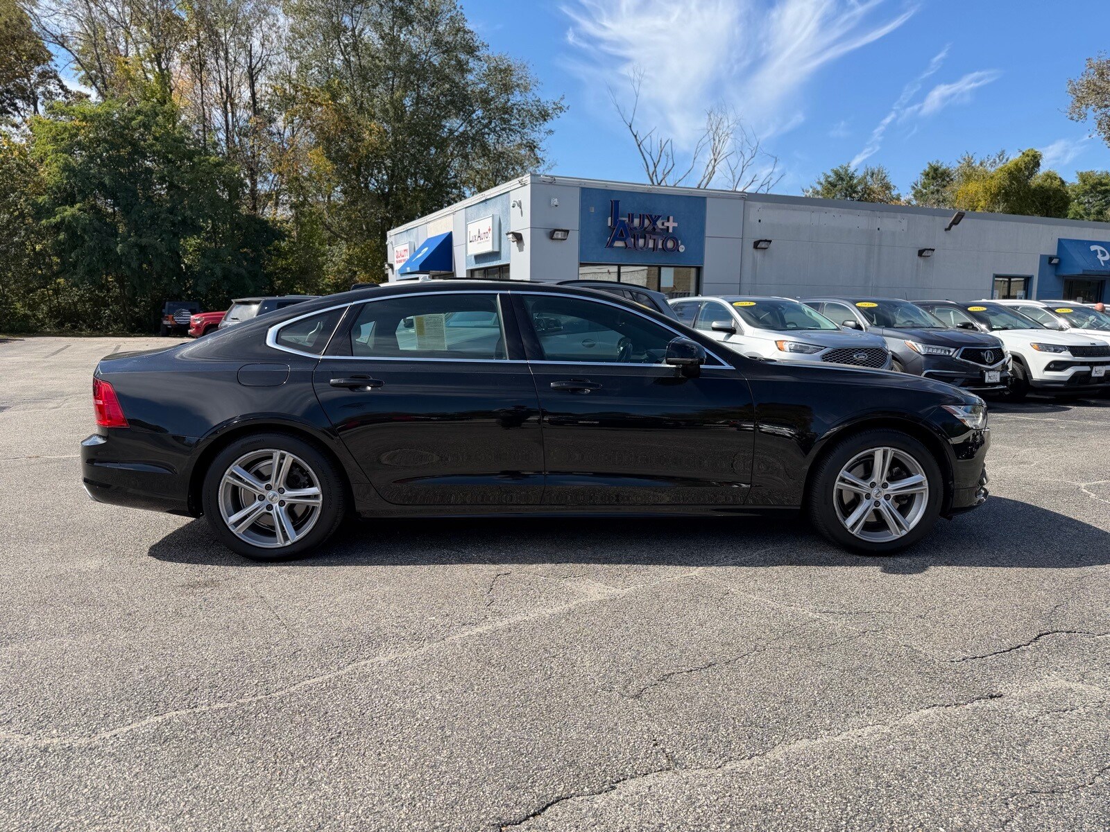 2019 Volvo S90 T5 Momentum photo 2