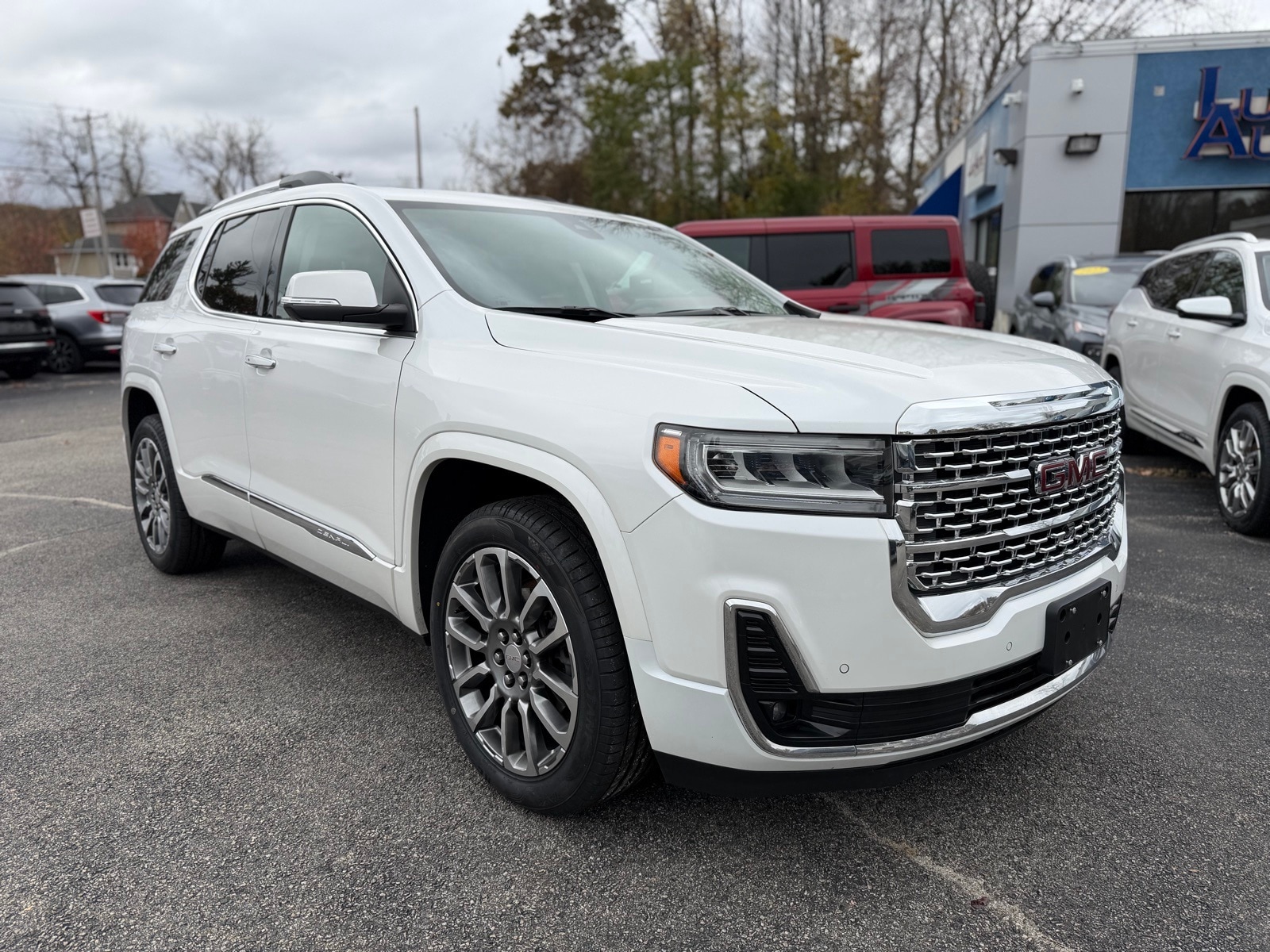 2023 GMC Acadia Denali's photo