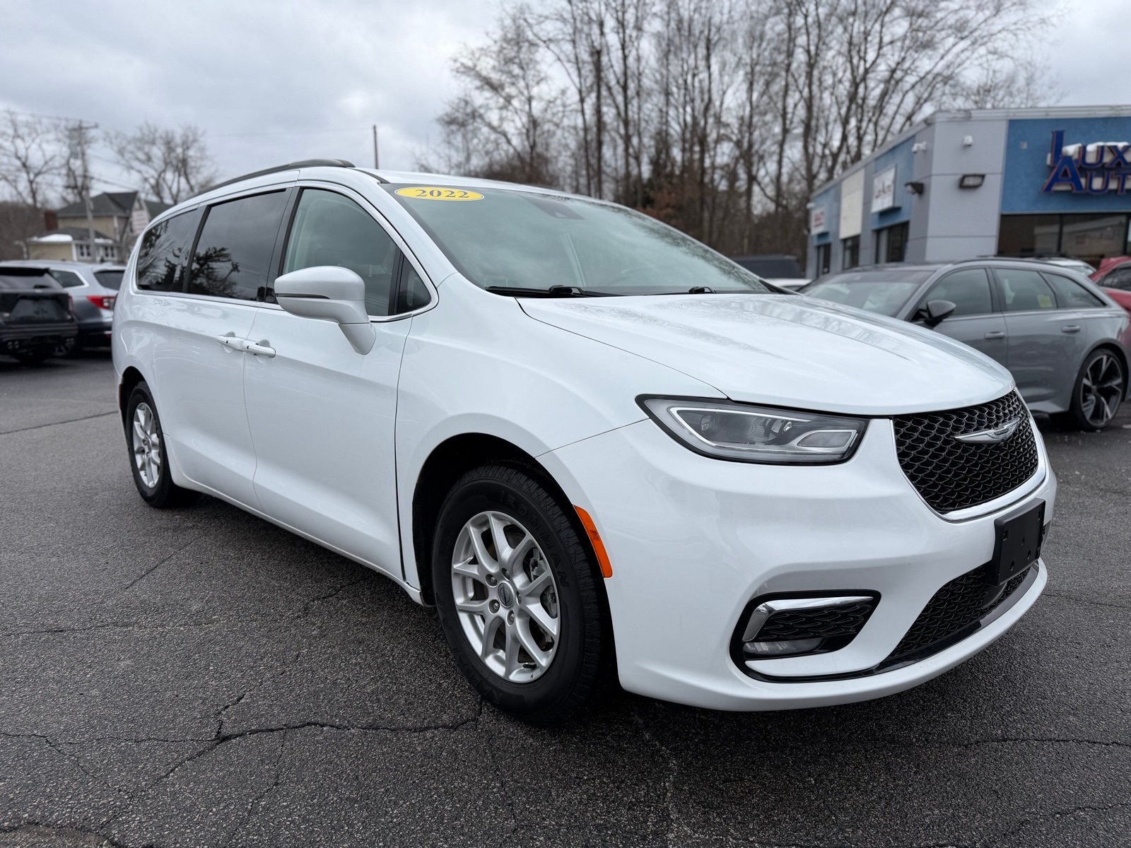 2022 Chrysler Pacifica Touring L's photo