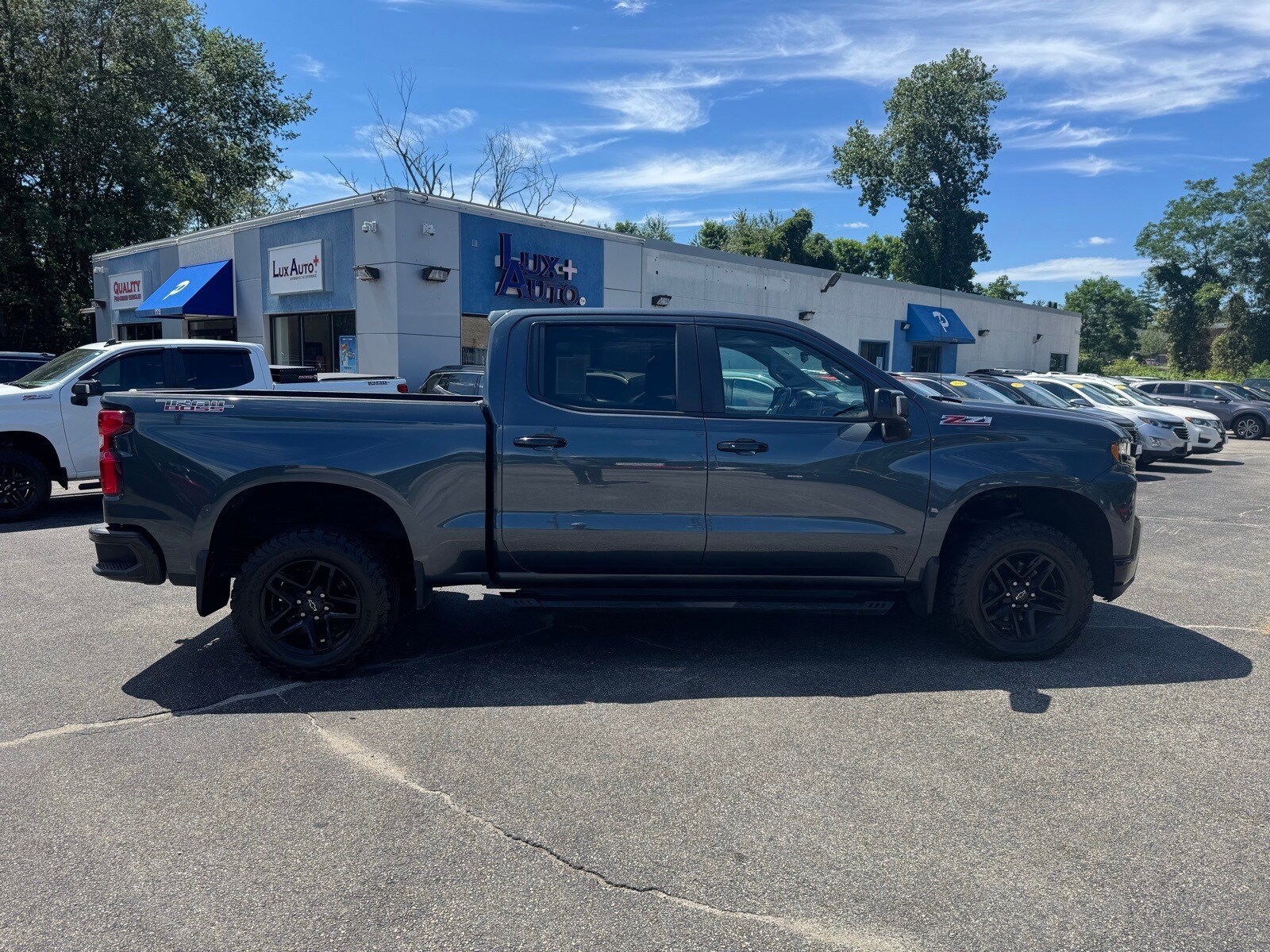 2020 Chevrolet Silverado 1500 LT Trail Boss photo 2