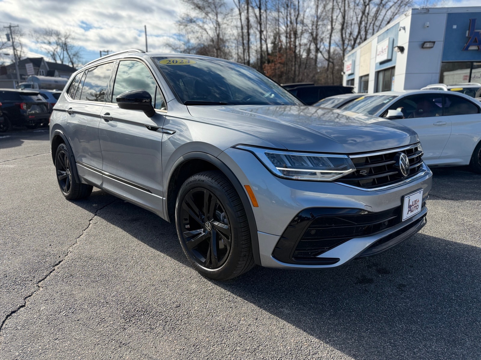 2024 Volkswagen Tiguan SE R-LINE BLACK