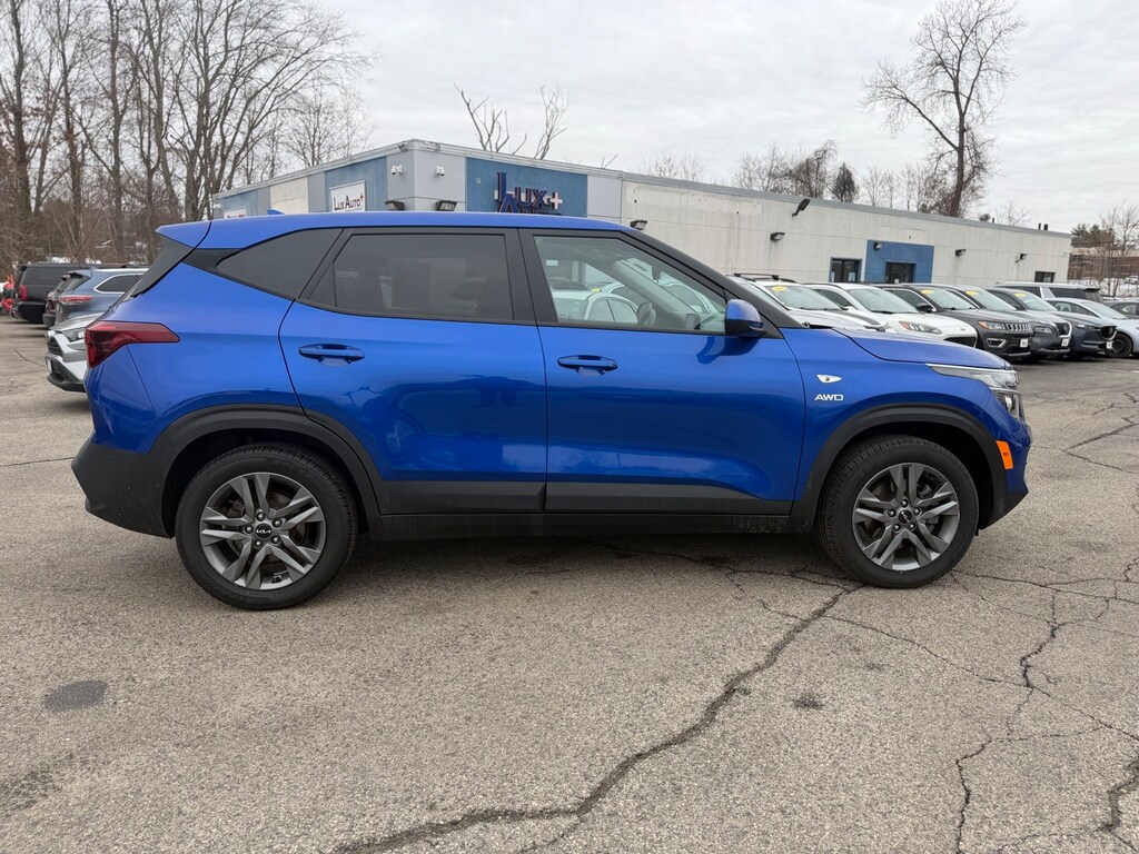 Used 2023 Kia Seltos LX SUV