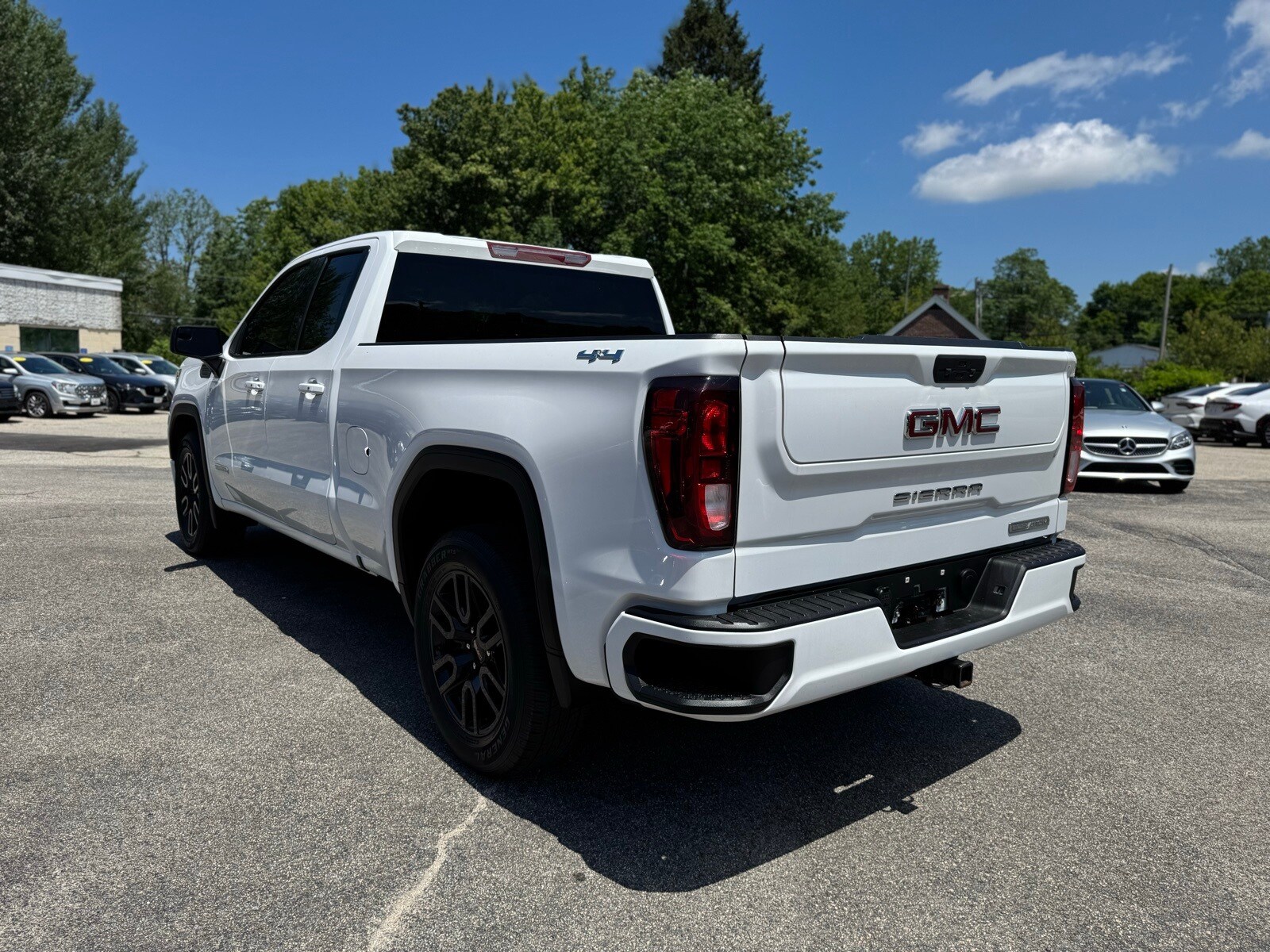 2022 Gmc Sierra 1500 Limited Elevation photo 3