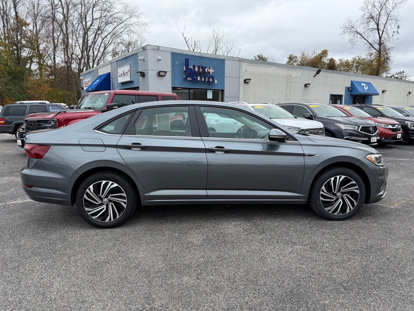 2021 Volkswagen Jetta SEL Premium photo 2