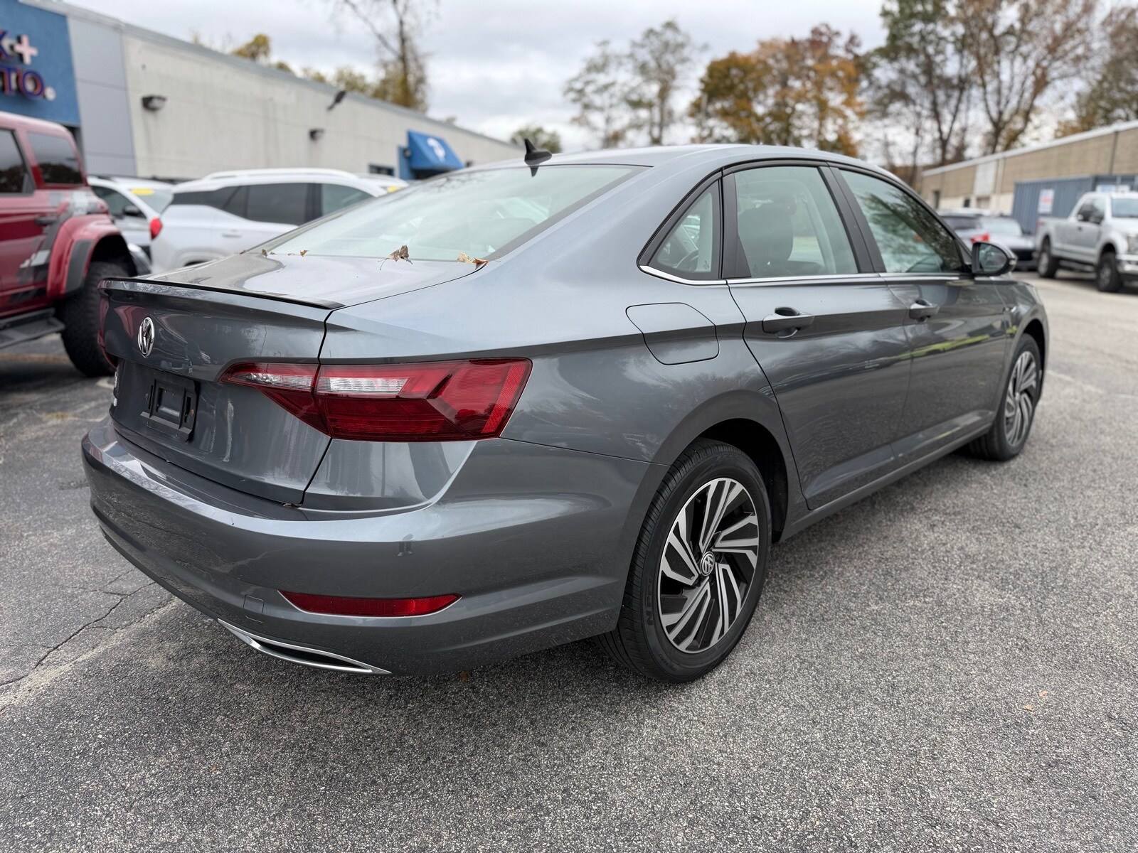 2021 Volkswagen Jetta SEL Premium photo 3
