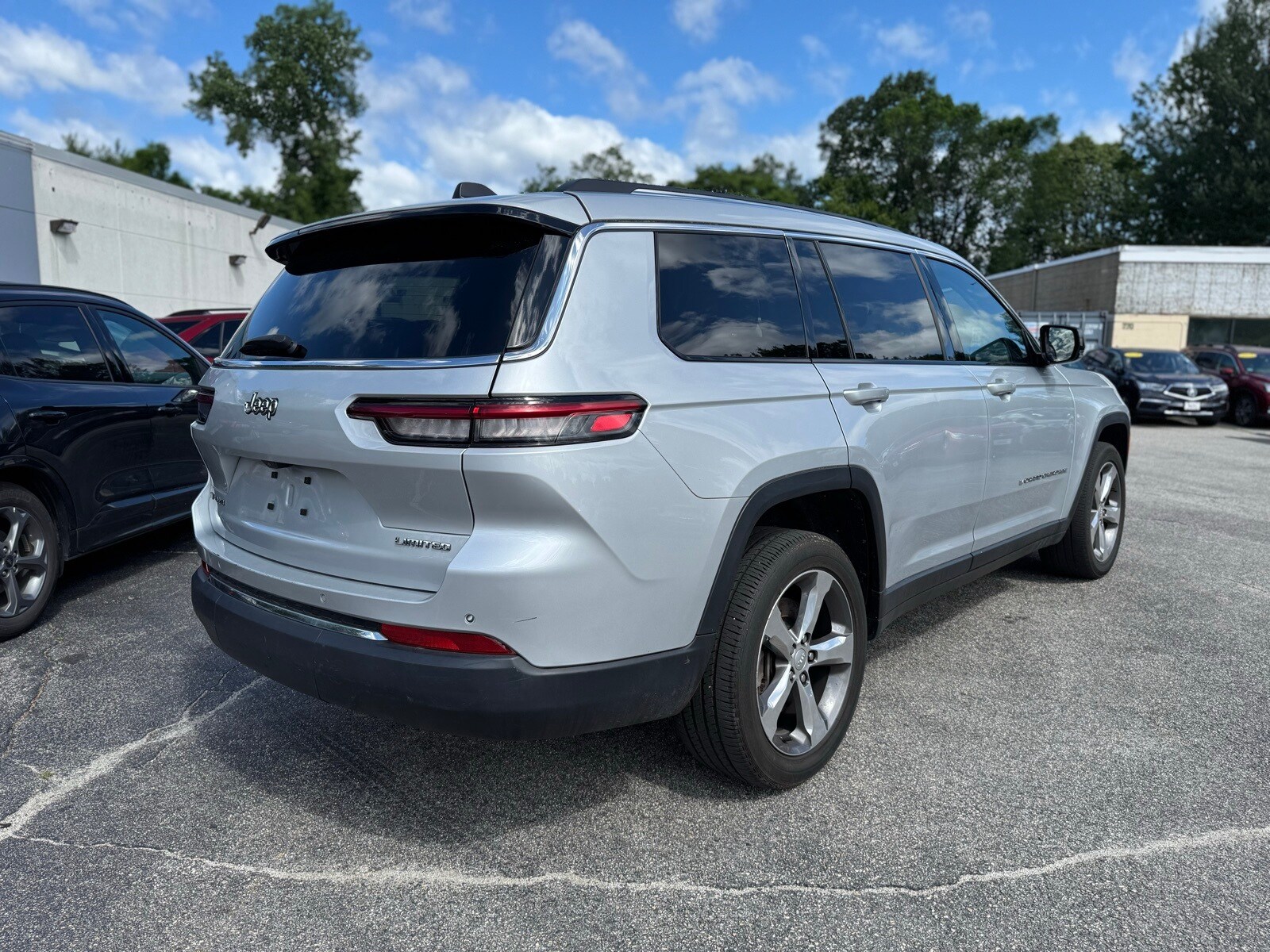 2021 Jeep Grand Cherokee L photo 3