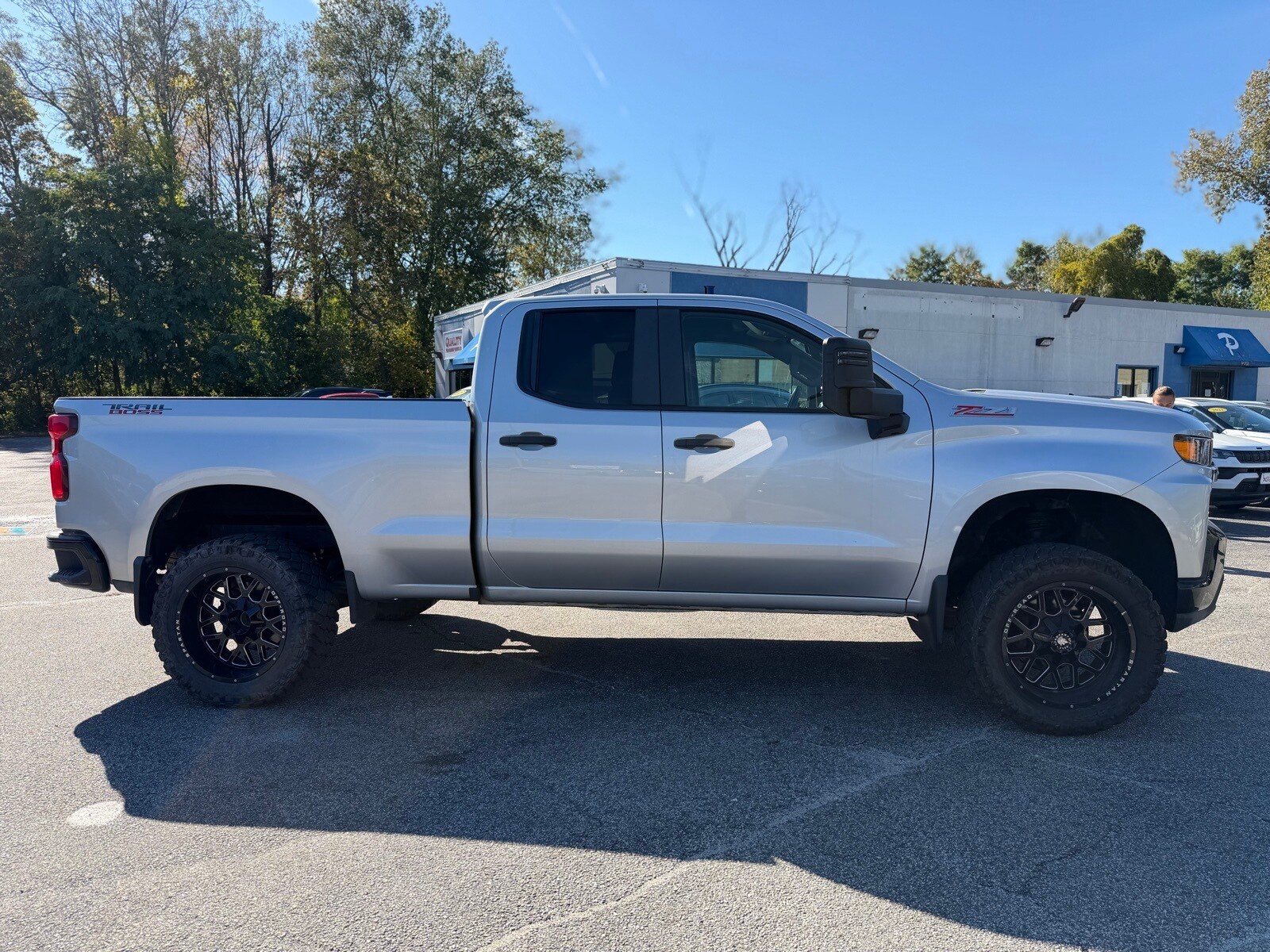 2019 Chevrolet Silverado 1500 Custom Trail Boss photo 2