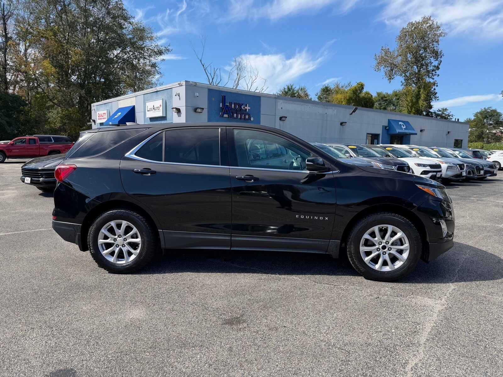 2019 Chevrolet Equinox LT photo 2