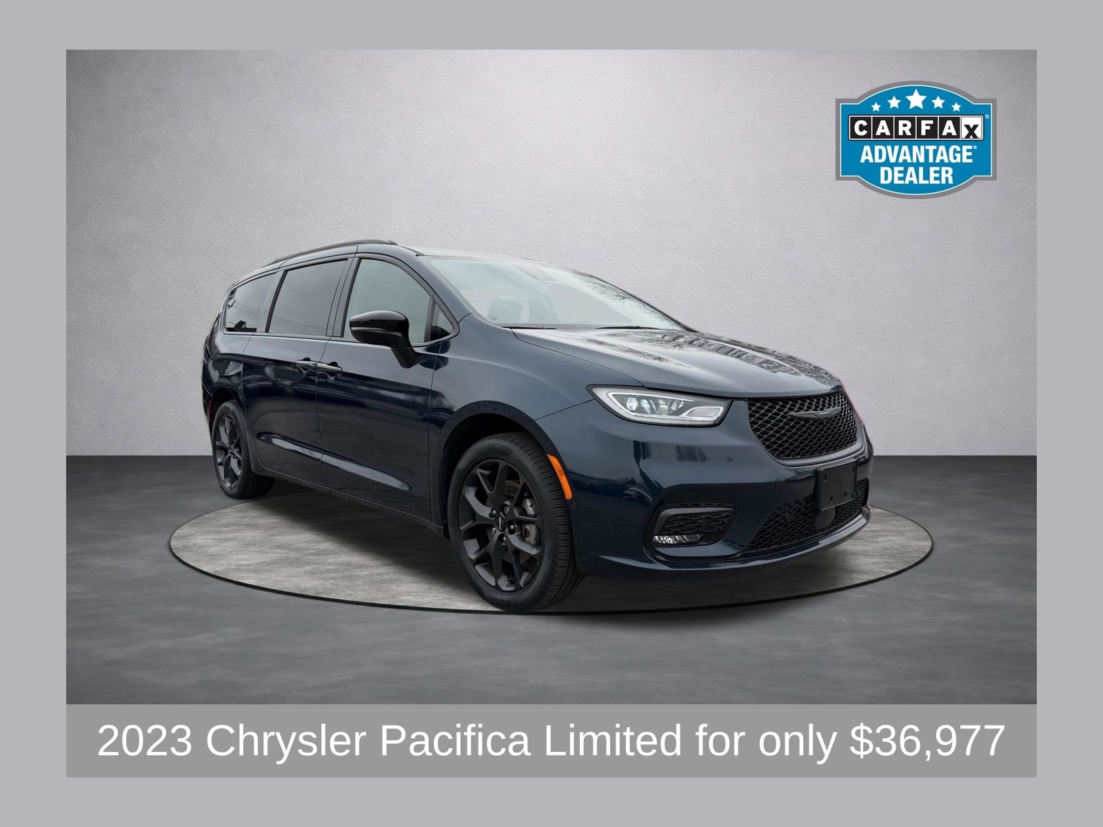 2023 Chrysler Pacifica Limited AWD's photo