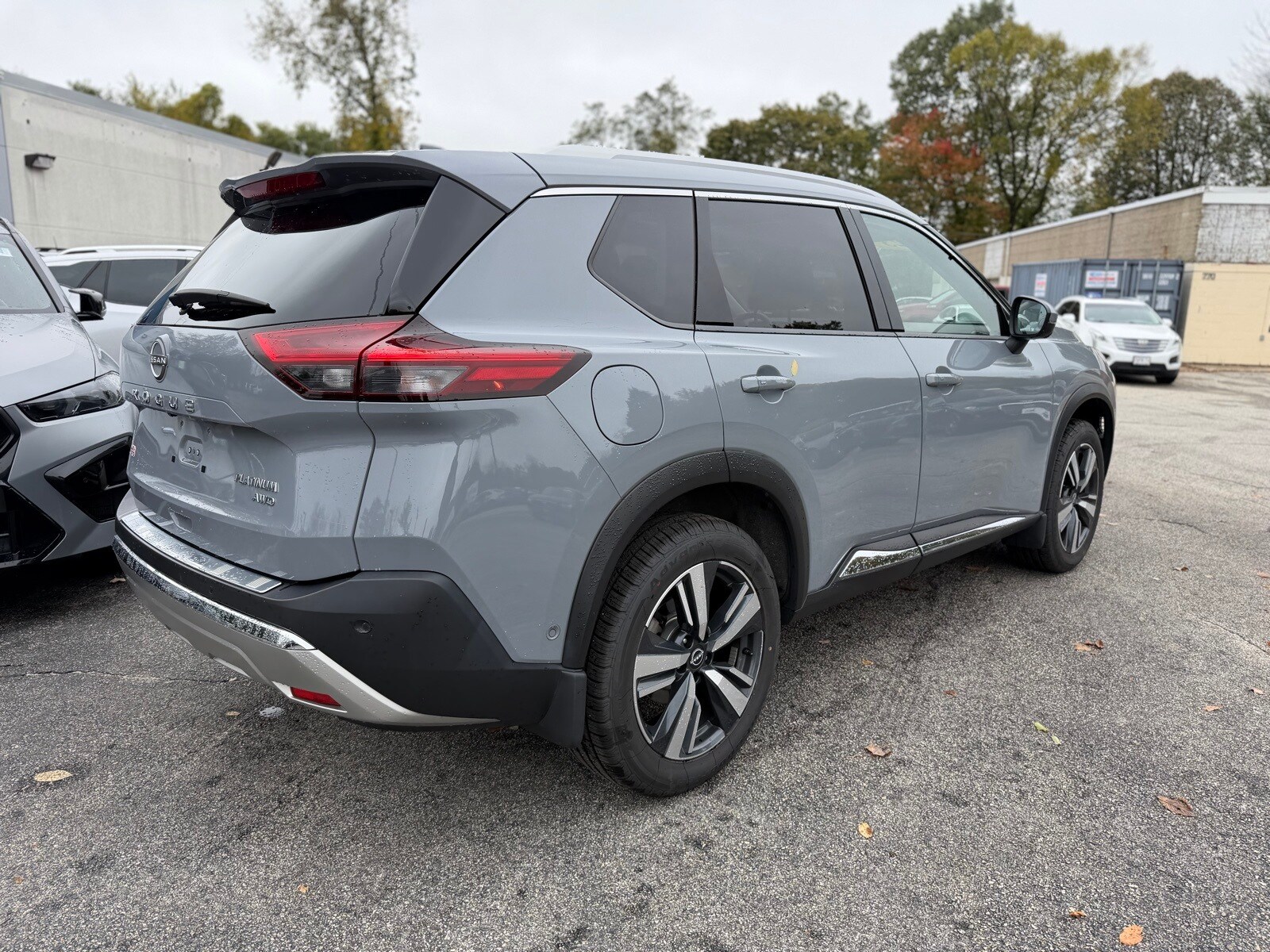 2023 Nissan Rogue Platinum photo 3