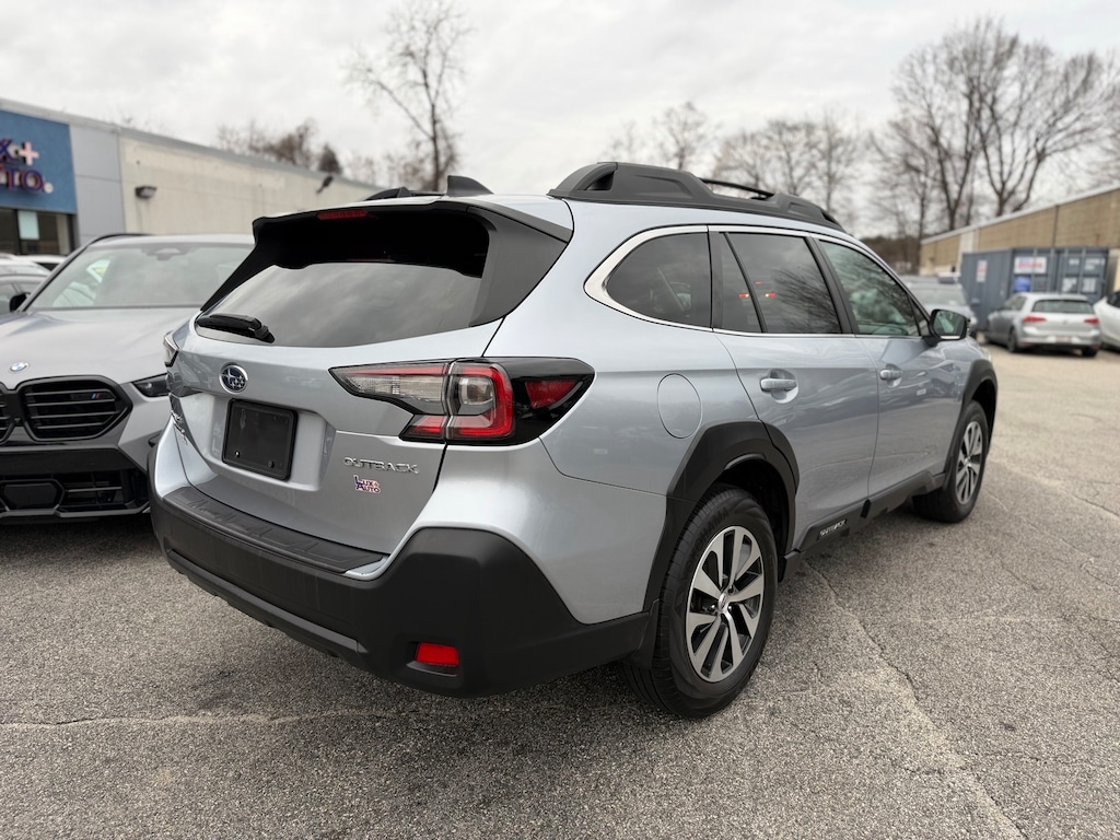 Used 2024 Subaru Outback Premium SUV