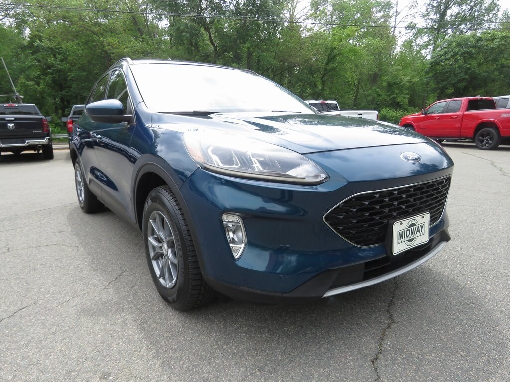 2020 Ford Escape SEL photo 3