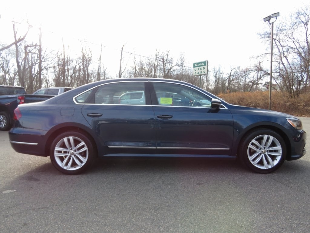 Used 2018 Volkswagen Passat 2.0T SEL Premium Sedan