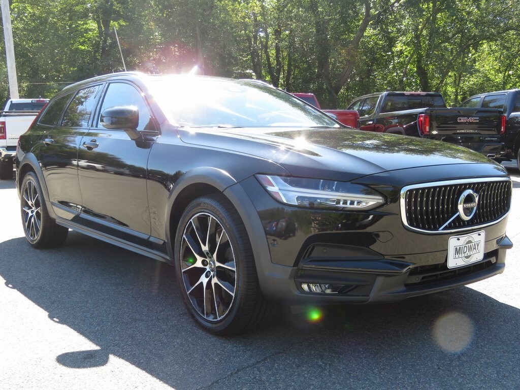 2017 Volvo V90 Cross Country T6 AWD photo 3