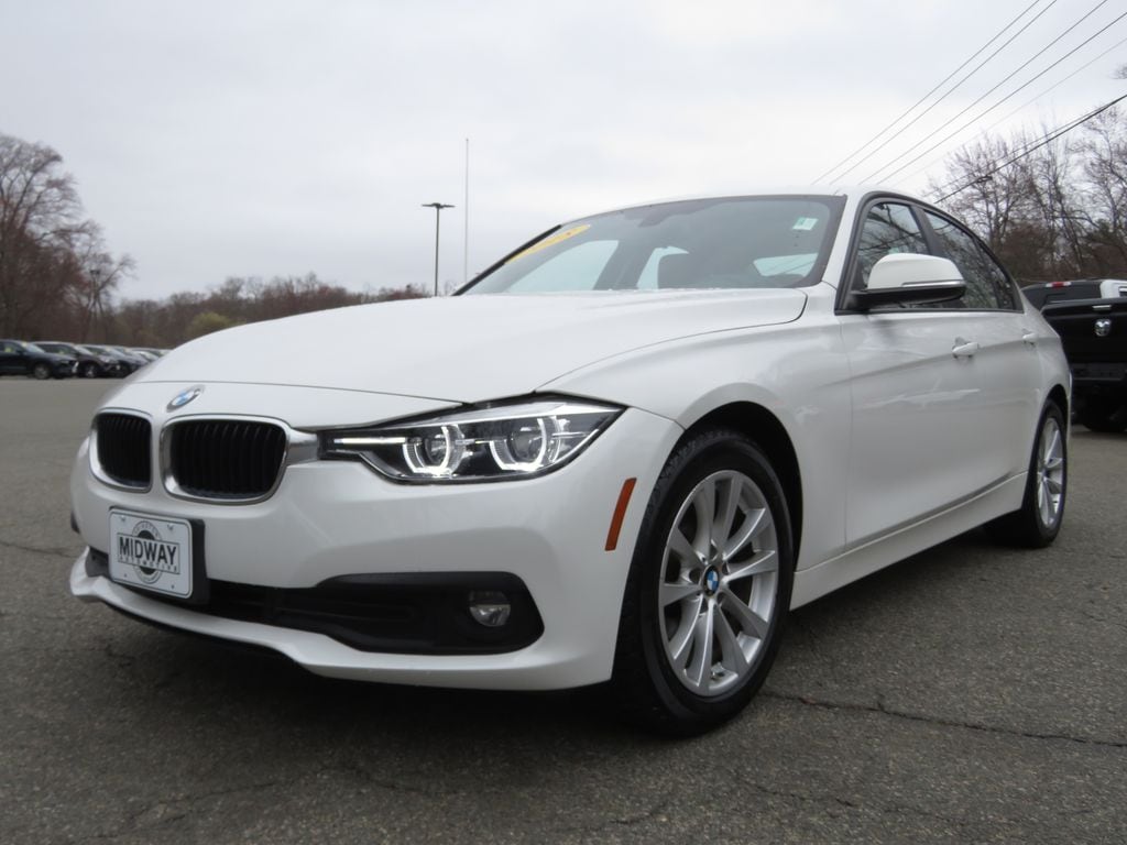 2018 BMW 3 Series 320i xDrive Sedan's photo