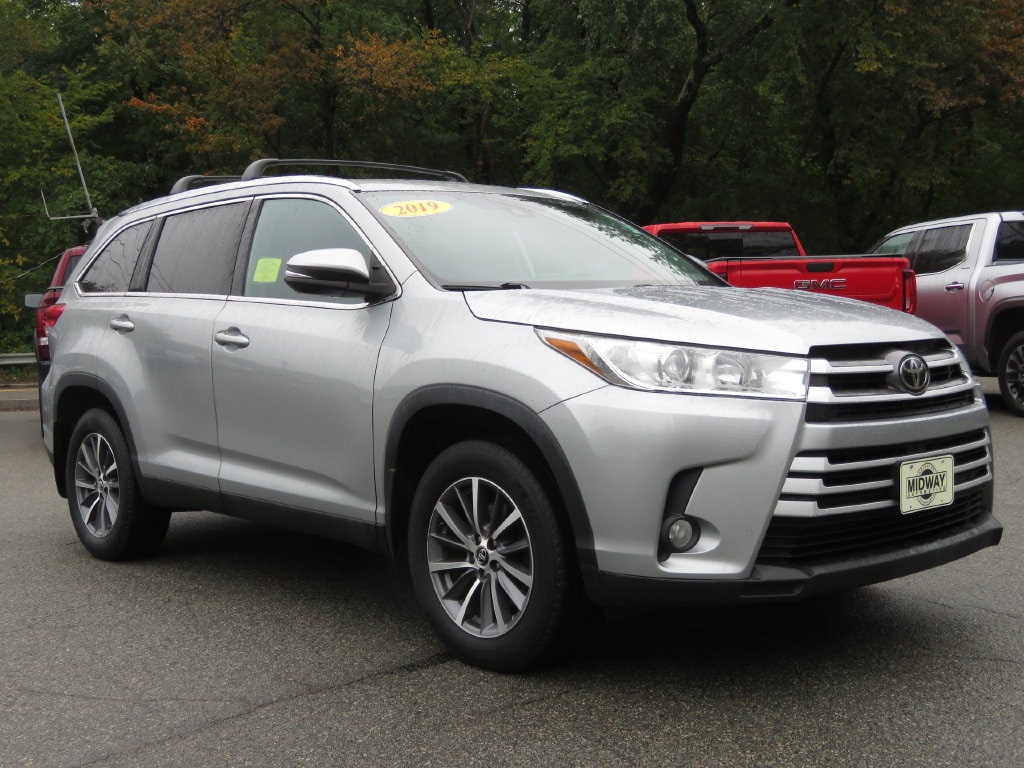Used 2019 Toyota Highlander XLE V6 SUV