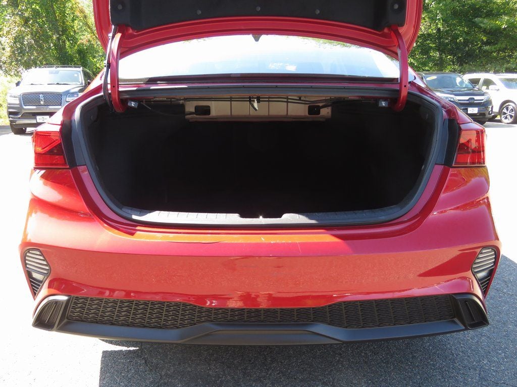 2023 Kia Forte LXS - Photo 18