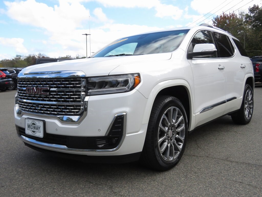 2023 GMC Acadia Denali's photo