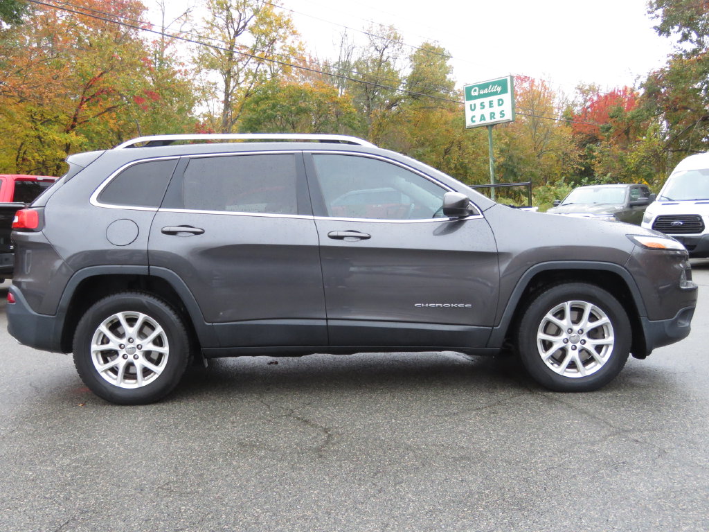 Used 2016 Jeep Cherokee Latitude 4x4 SUV