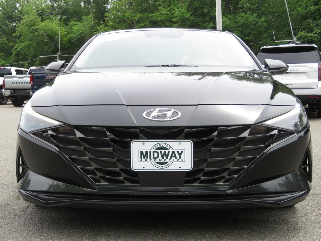 Used 2023 Hyundai Elantra Limited Sedan