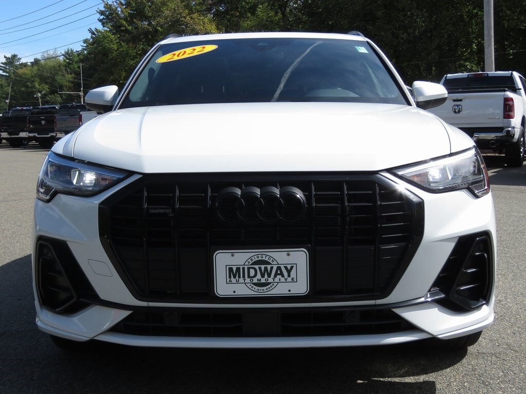 2022 Audi Q3 45 TFSI S line Premium photo 2