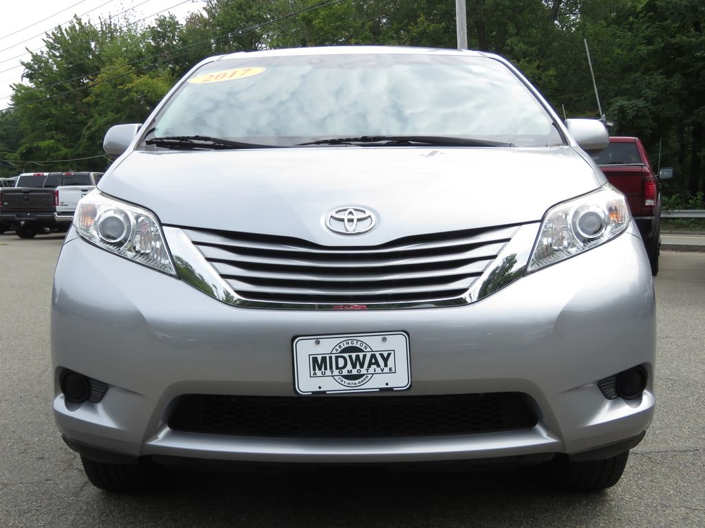 Used 2017 Toyota Sienna LE 7 Passenger Auto Access Seat Van