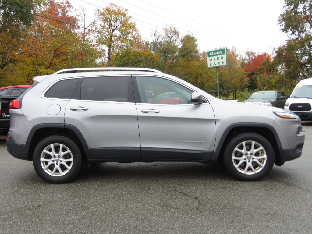 Used 2016 Jeep Cherokee Latitude 4x4 SUV