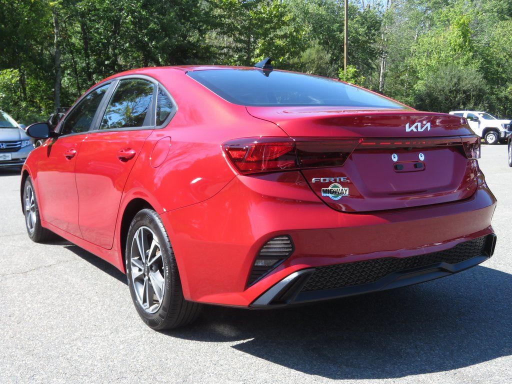 2023 Kia Forte LXS - Photo 8
