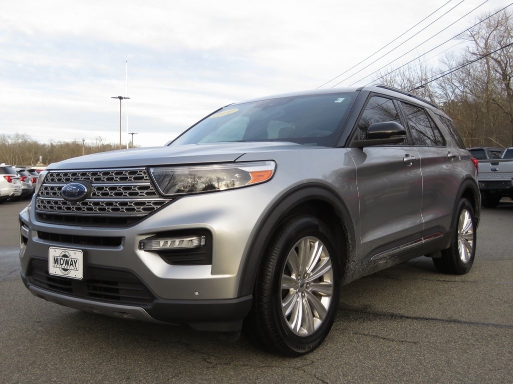 2020 Ford Explorer Limited's photo