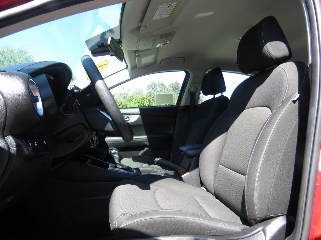 2023 Kia Forte LXS - Photo 11