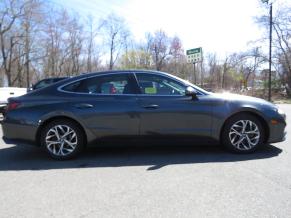 Used 2023 Hyundai Sonata SEL Sedan
