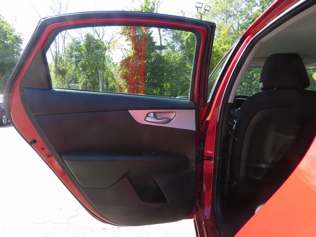 2023 Kia Forte LXS - Photo 19