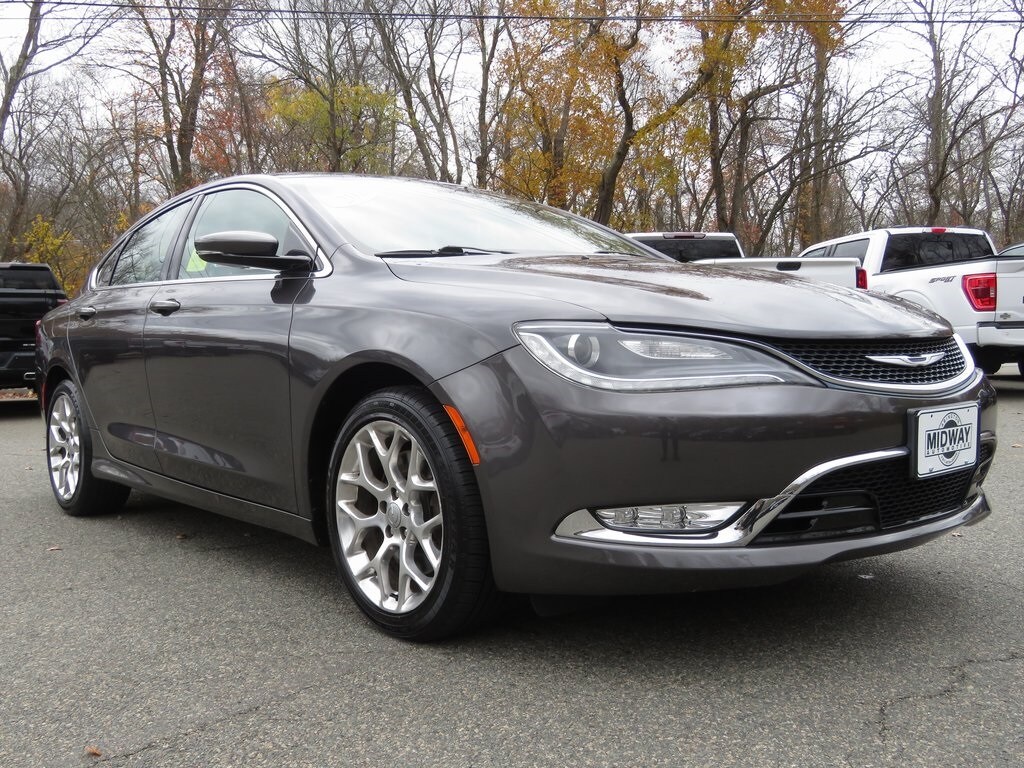 2016 Chrysler 200 C photo 3