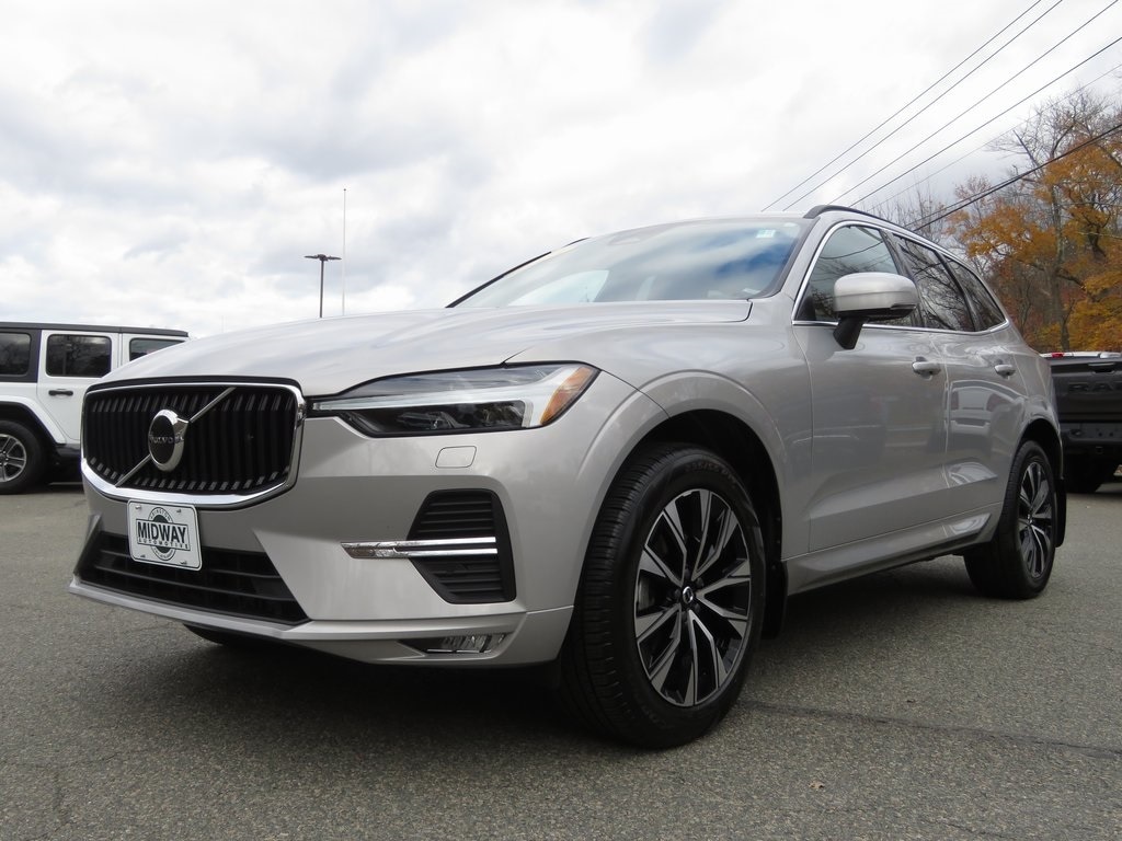 2023 Volvo XC60 Core's photo