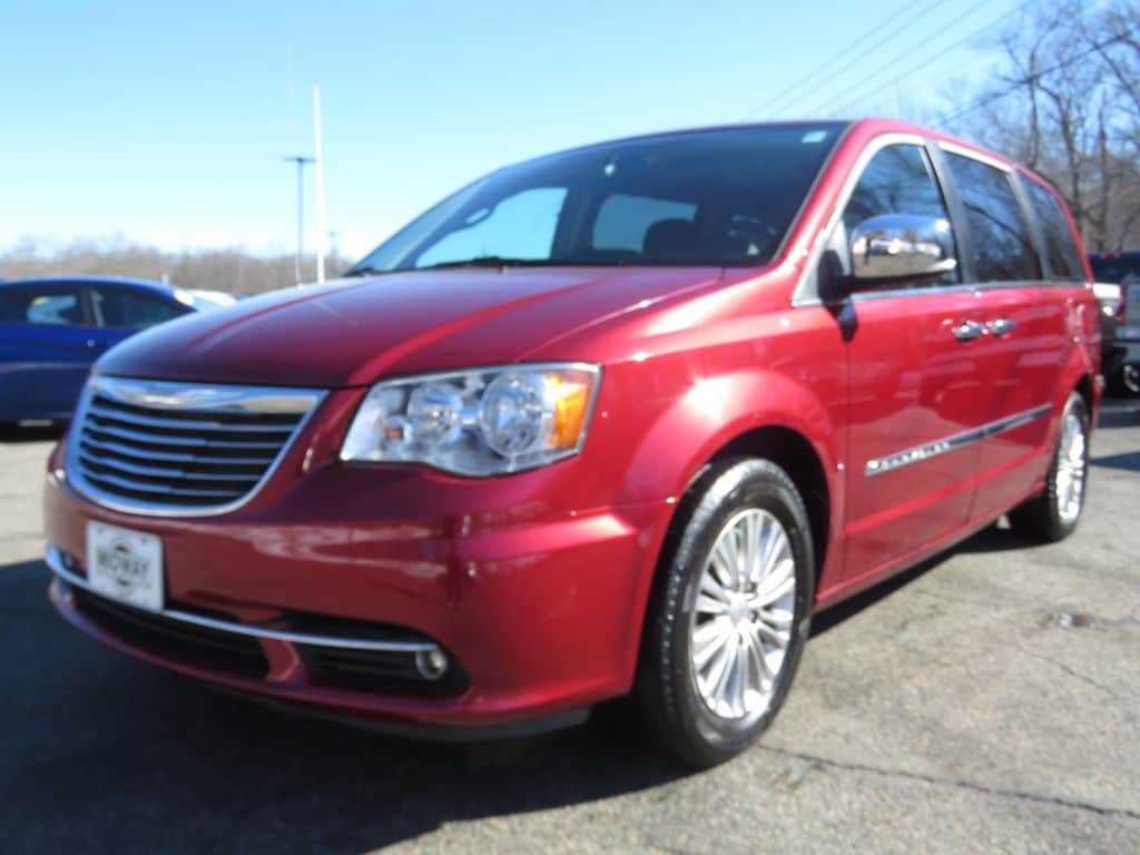 2016 Chrysler Town & Country Anniversary Edition