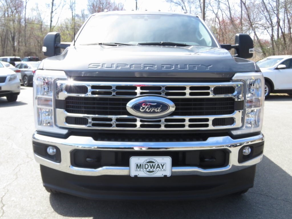 2023 Ford F-250 XLT photo 3
