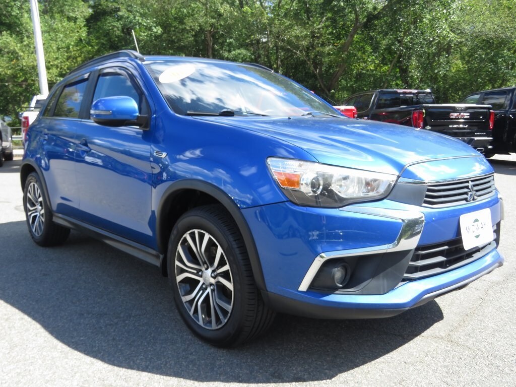 2017 Mitsubishi Outlander Sport SEL photo 3