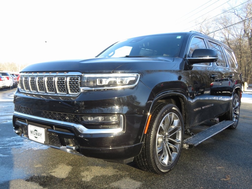 2022 Jeep Grand Wagoneer Series III's photo