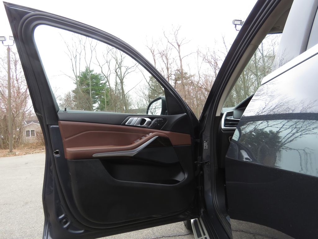 2019 BMW X7 40i - Photo 9