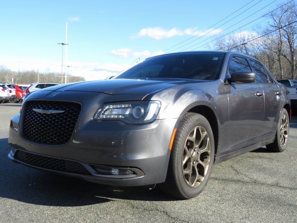 2019 Chrysler 300 S's photo