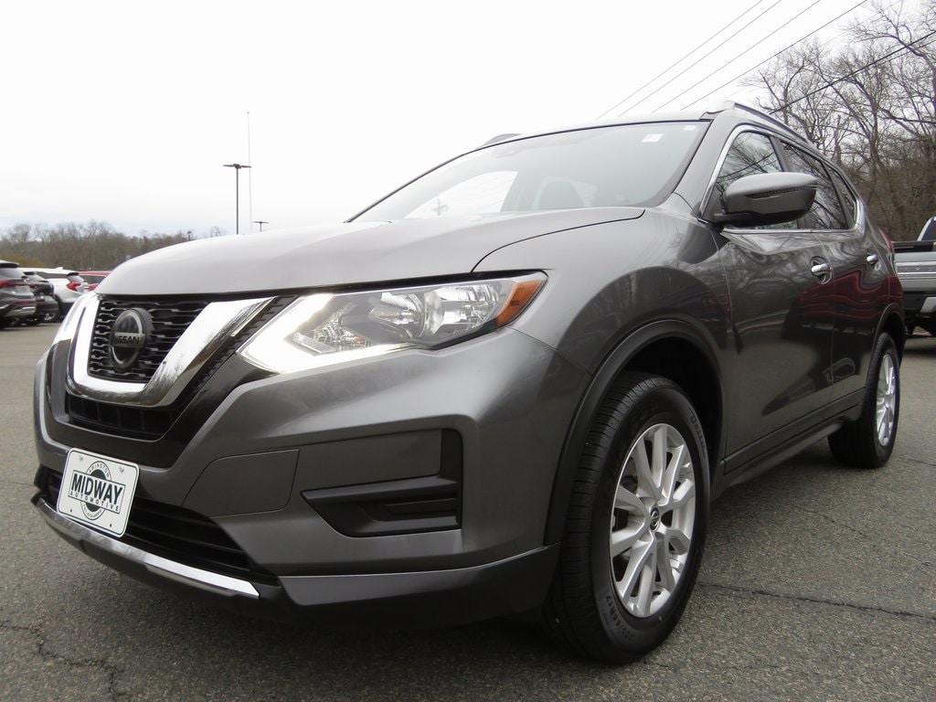 2020 Nissan Rogue SV's photo